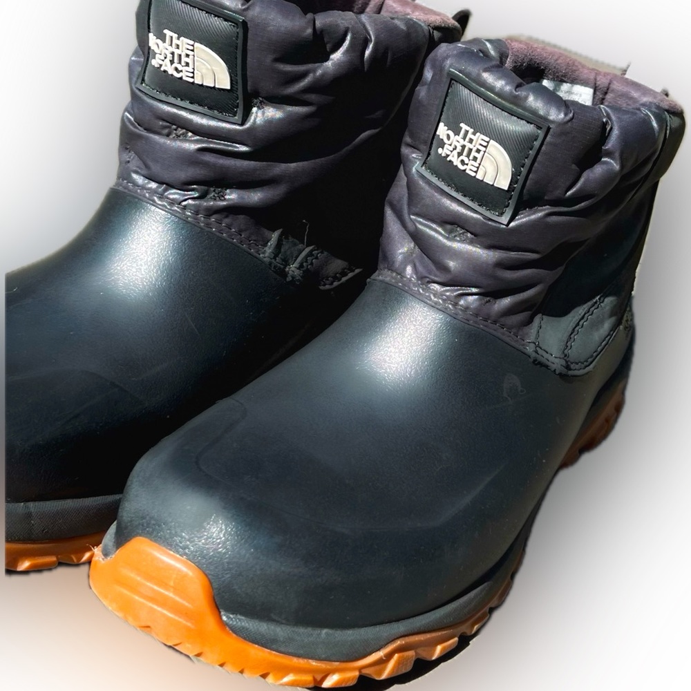 The North Face Womens Yukiona Ankle Black Boot Size 6 | Like New